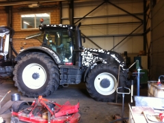 Valmet in demo, brengen ze toch wel de cow editie!
