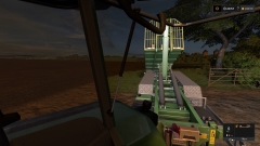 hooklift met zaden en kunstmest gebracht